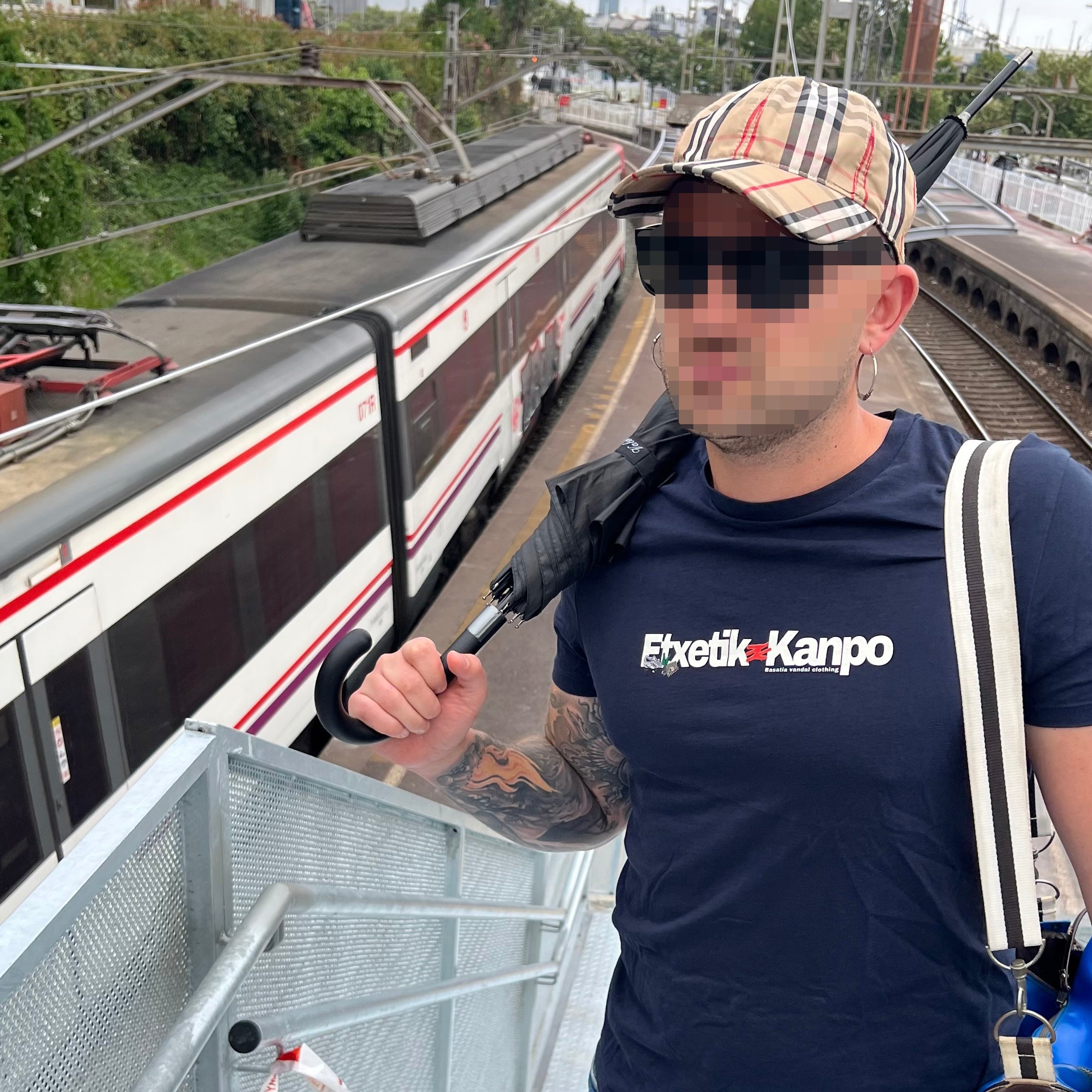 Camiseta Etxetik Kanpo